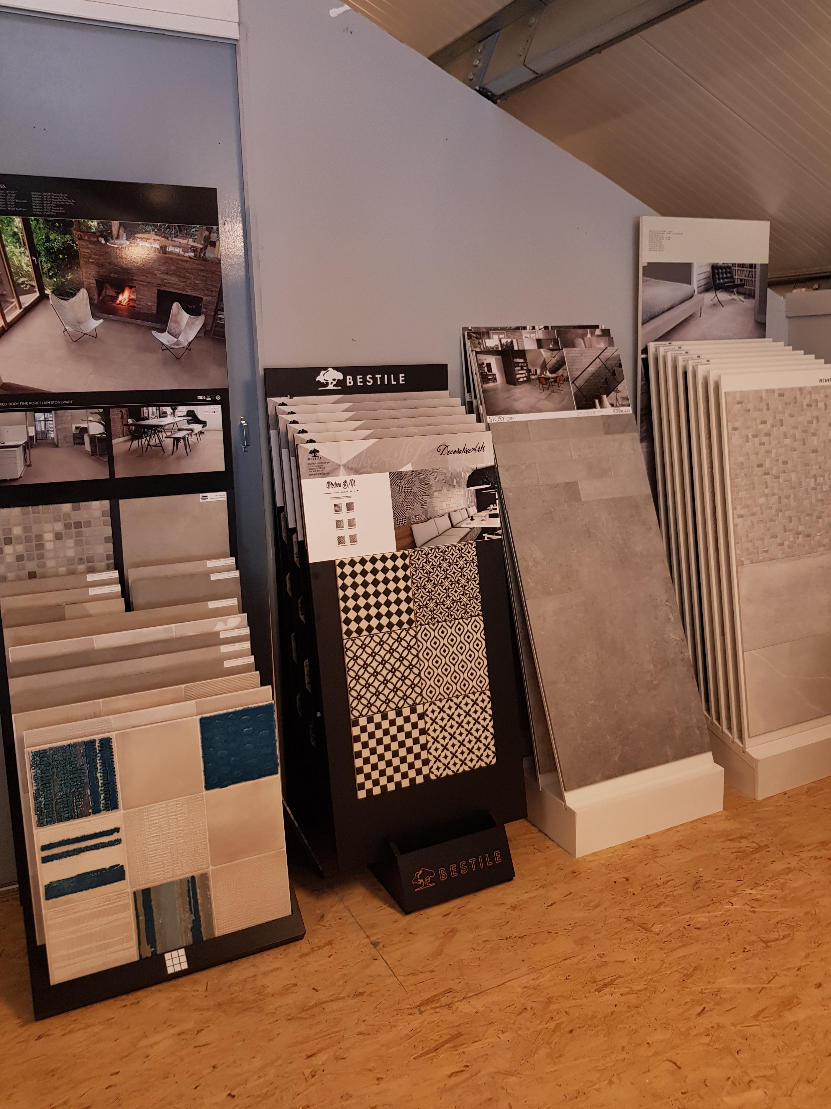 Showroom van Marvo Tegels in Leende
